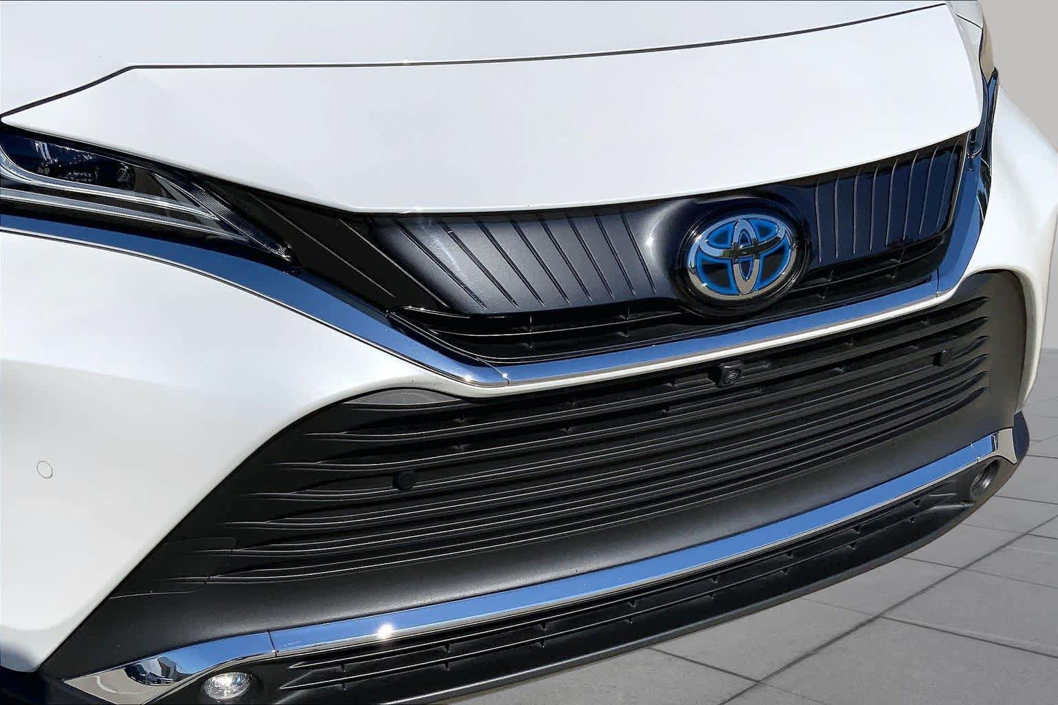Used 2024 Toyota Venza Limited AWD/4WD image 31