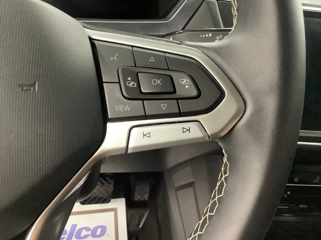 Used 2023 Volkswagen Tiguan SE w/ Panoramic Sunroof Package FWD image 17