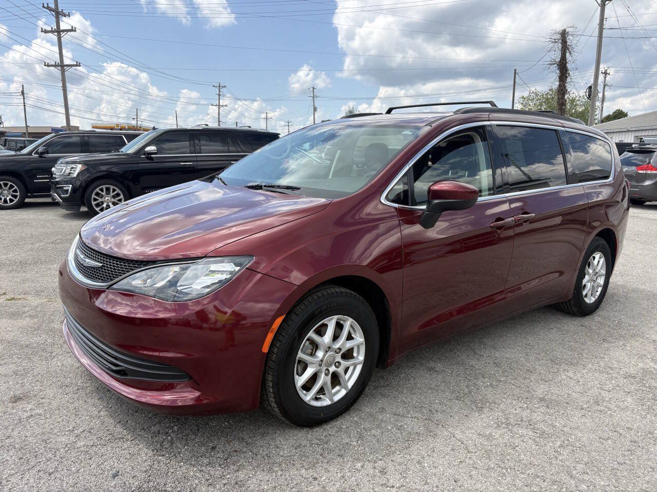 Used 2020 Chrysler Voyager Lxi FWD image 3