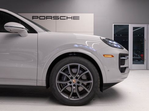 Certified 2026 Porsche Cayenne Coupe image 11