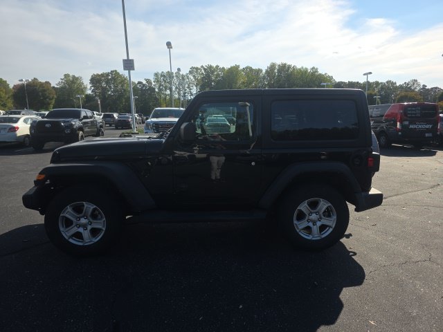 Used 2022 Jeep Wrangler Sport AWD/4WD image 5