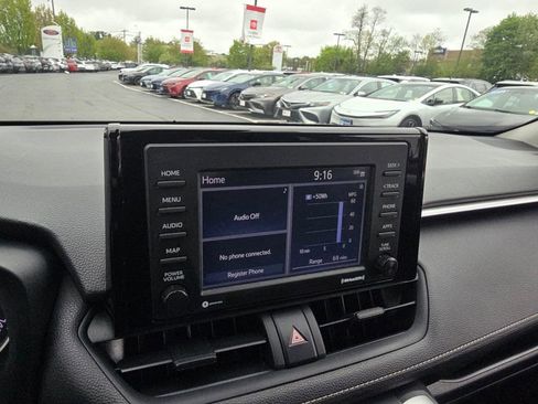 Used 2022 Toyota RAV4 LE AWD/4WD image 21
