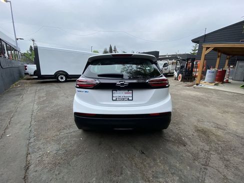 Used 2023 Chevrolet Bolt LT w/ Driver Confidence Package FWD image 5