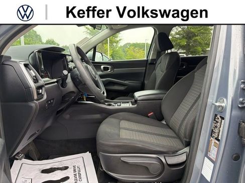 Used 2022 Kia Sorento LX FWD image 12