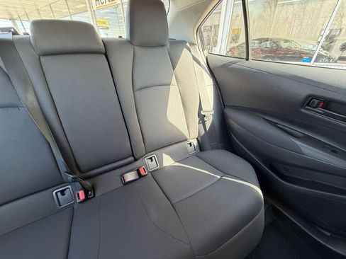 Used 2025 Toyota Corolla LE image 39
