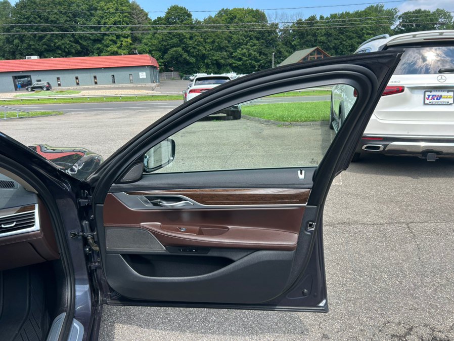 Used 2020 BMW 750i xDrive AWD/4WD image 23