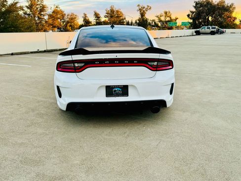 Used 2017 Dodge Charger R/T RWD image 18