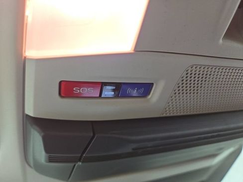 Used 2023 Subaru Ascent Touring AWD/4WD image 27