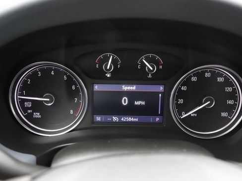 Used 2022 Buick Enclave Essence FWD image 31