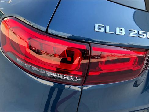 Used 2022 Mercedes-Benz GLB 250 image 21