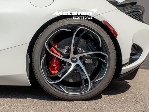 Used 2024 McLaren 750S Spider RWD image 34