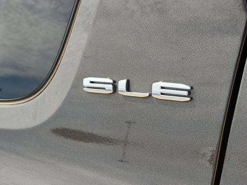 Used 2020 GMC Acadia SLE FWD image 7