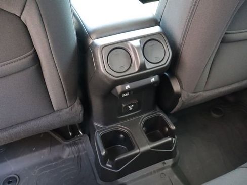 Used 2023 Jeep Gladiator Sport AWD/4WD image 40