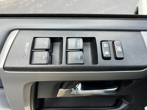 Used 2019 Toyota 4Runner SR5 Premium AWD/4WD image 12