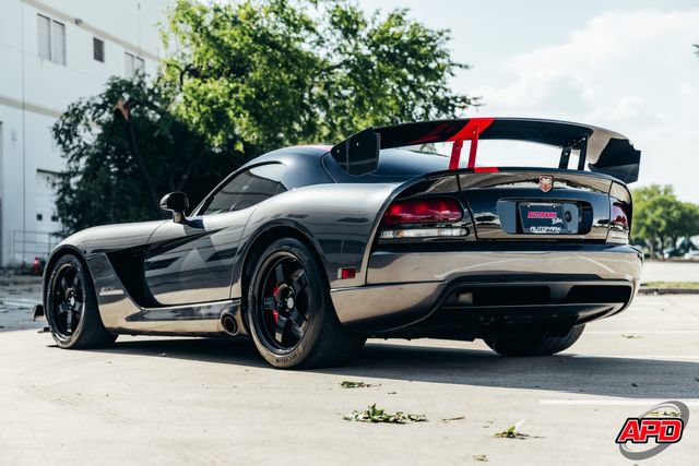 Used 2009 Dodge Viper ACR RWD image 9