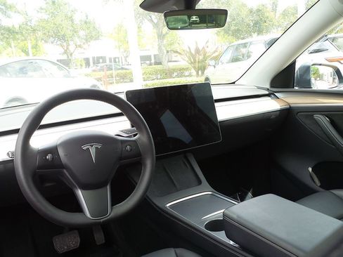 Used 2023 Tesla Model Y Long Range AWD/4WD image 26