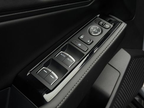 Used 2025 Honda Accord Touring image 14