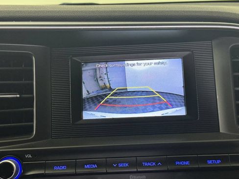 Used 2020 Hyundai Elantra SE w/ Cargo Package (C1) FWD image 23