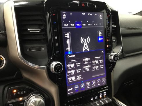 Used 2019 RAM 1500 Laramie AWD/4WD image 22