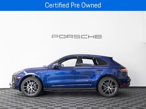 Certified 2025 Porsche Macan AWD/4WD image 2