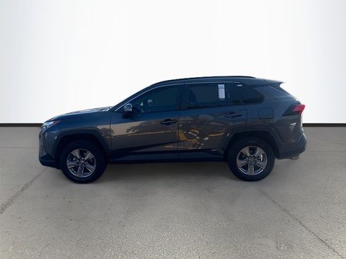 Used 2022 Toyota RAV4 XLE image 2