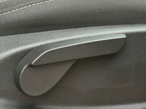 Used 2020 Chevrolet Colorado LT w/ LT Convenience Package image 23