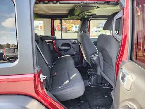 Used 2021 Jeep Wrangler Unlimited Sport image 28