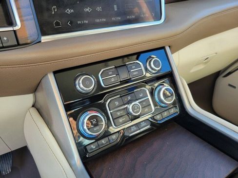 Used 2023 GMC Yukon Denali image 21