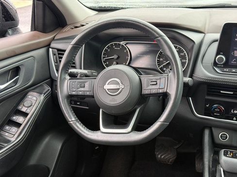 Used 2023 Nissan Rogue SV w/ SV Premium B Package FWD image 13