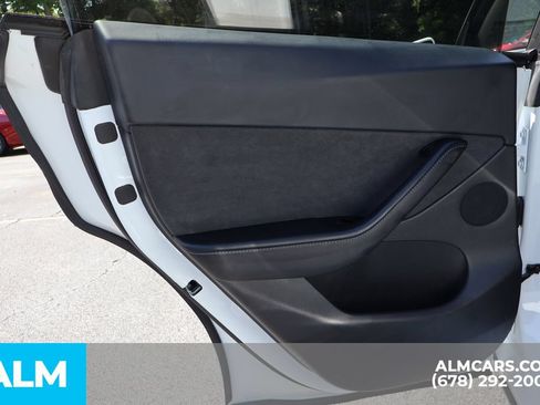 Used 2021 Tesla Model Y Long Range AWD/4WD image 17
