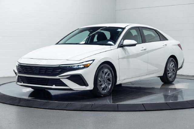 Used 2024 Hyundai Elantra SEL FWD image 6