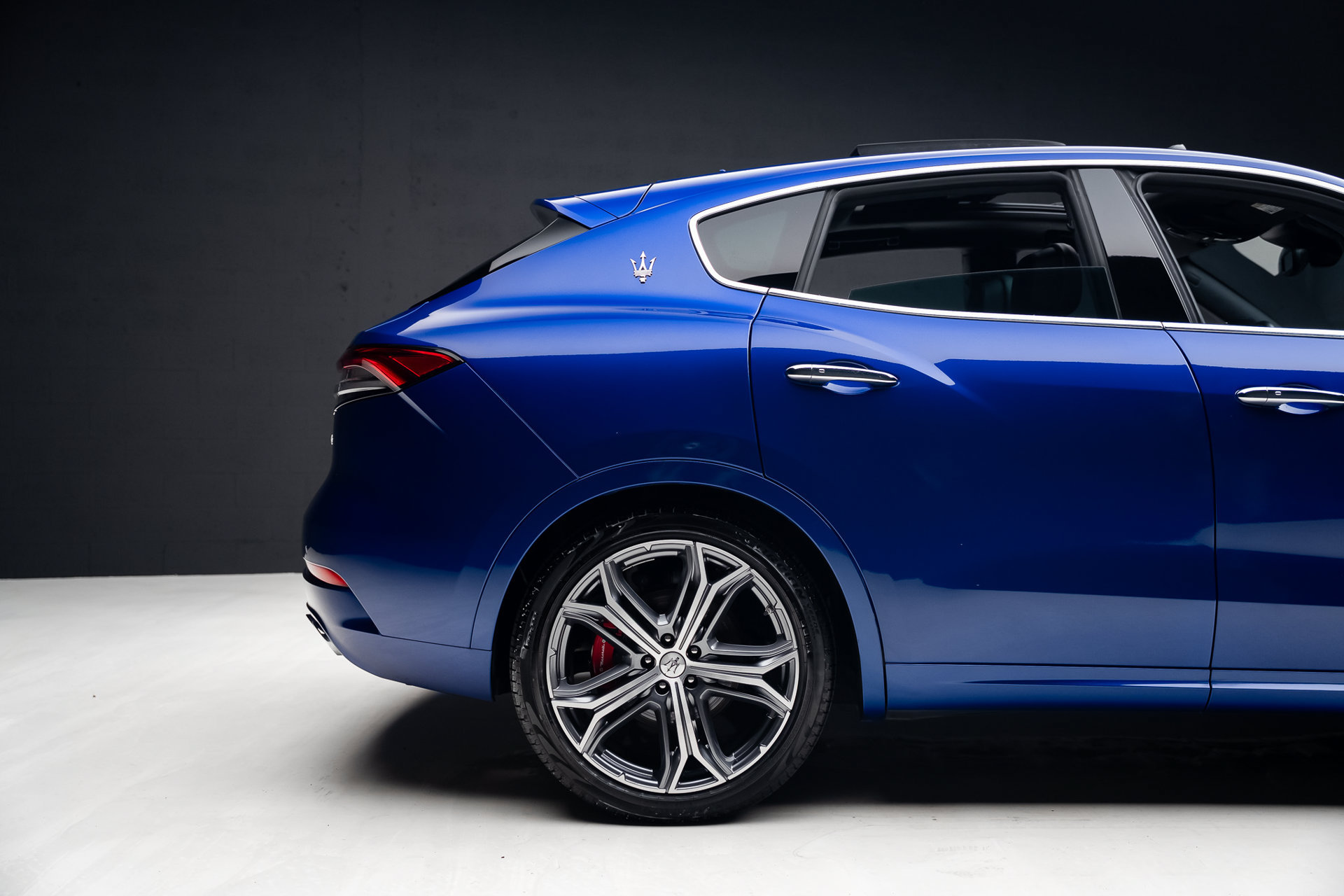 Used 2023 Maserati Levante GT AWD/4WD image 39