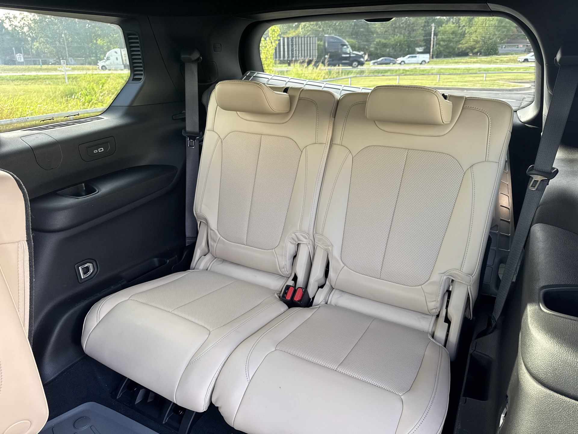 Used 2024 Jeep Grand Cherokee L Limited w/ Luxury Tech Group II AWD/4WD image 24