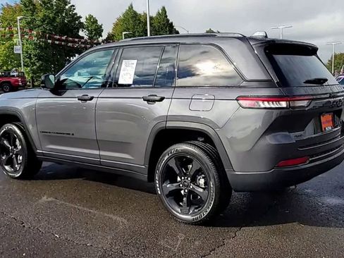 New 2025 Jeep Grand Cherokee Altitude w/ Trailer Tow Package image 6