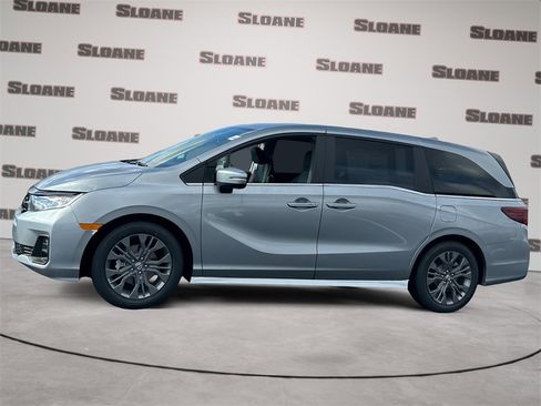 New 2026 Honda Odyssey Touring image 2