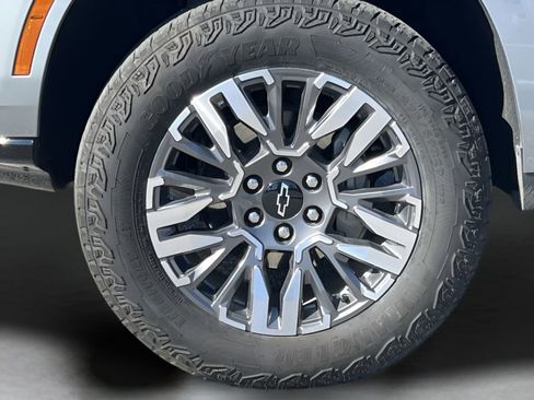 Used 2025 Chevrolet Tahoe Z71 image 10