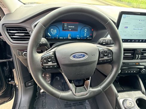 Used 2025 Ford Escape Platinum AWD/4WD image 14