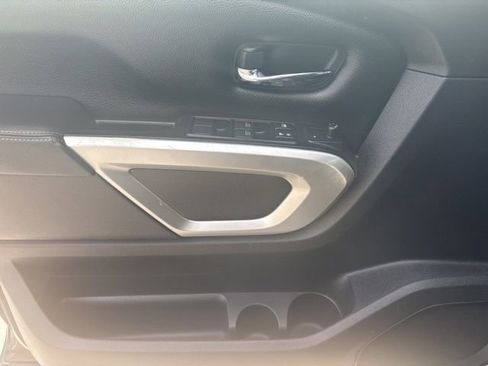 Used 2019 Nissan Titan PRO-4X image 20