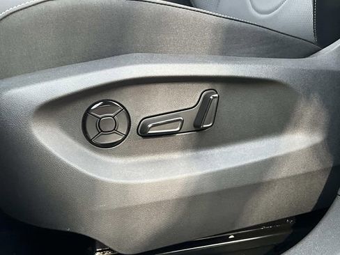 New 2026 Volkswagen Tiguan SE R-Line image 13