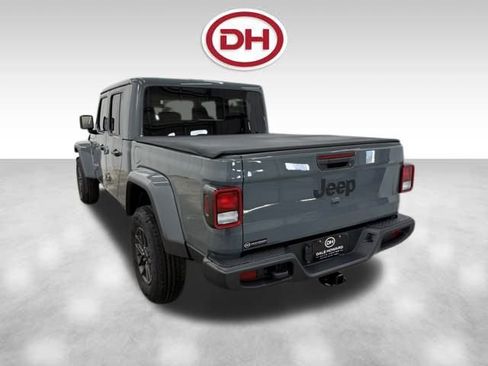 New 2026 Jeep Gladiator Sport AWD/4WD image 10