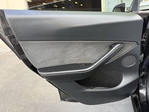 Used 2023 Tesla Model Y Long Range AWD/4WD image 13