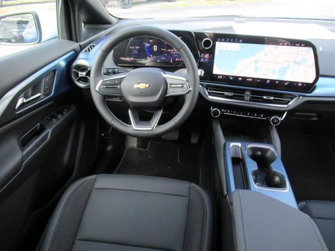 New 2025 Chevrolet Equinox EV LT w/ Convenience Package image 13