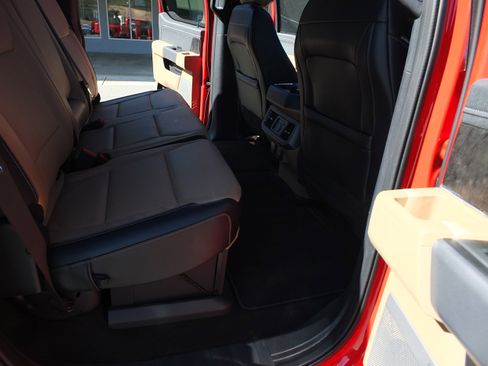 Used 2024 Ford F350 Lariat w/ Chrome Package image 15