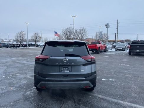 Used 2021 Nissan Rogue SV image 7