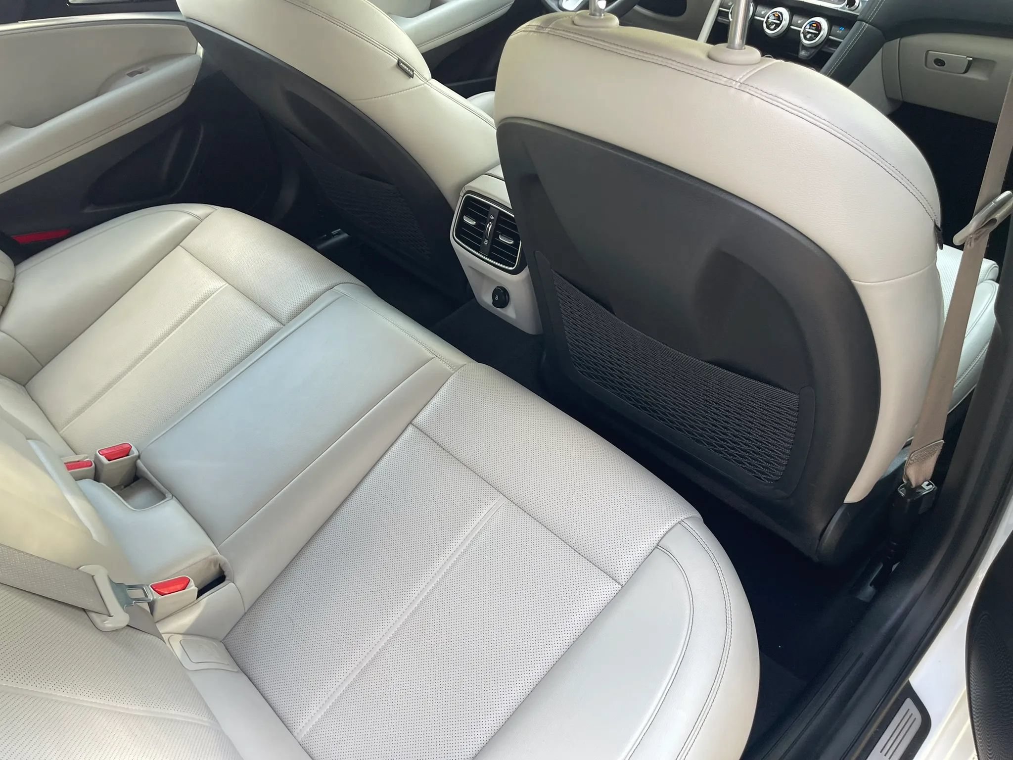 Used 2022 Genesis G70 2.0T RWD image 13