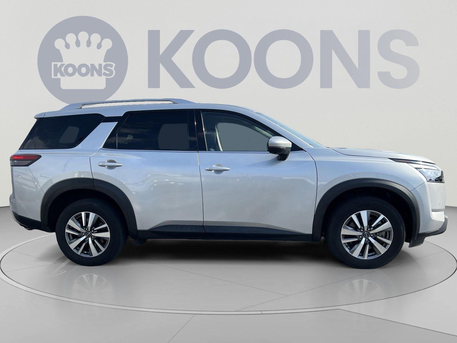 Used 2025 Nissan Pathfinder SL AWD/4WD image 8