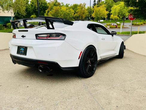 Used 2018 Chevrolet Camaro ZL1 image 37