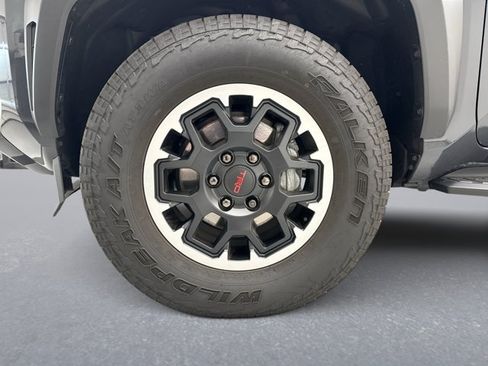 Used 2025 Toyota 4Runner TRD Off-Road Premium AWD/4WD image 24