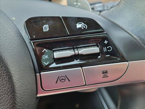 Used 2022 Hyundai Tucson Limited AWD/4WD image 12