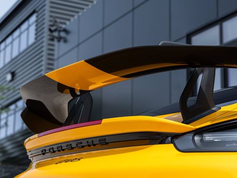 Certified 2025 Porsche 718 Cayman GT4 RS RWD image 22
